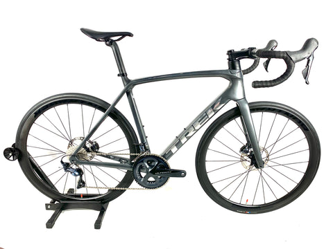 2022 Trek Emonda SL 6 Disc Pro Ultegra 8000 11 Speed Bontrager Carbon Wheels Size: 56cm